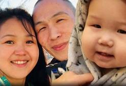 Anne ve bebeğine saldırdı, görenler küreklerle koştu! Ayı dehşeti böyle bitti