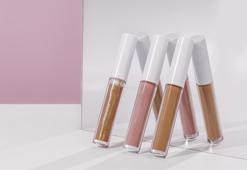 Lip gloss nedir, ne işe yarar? Lip gloss nasıl kullanılır?