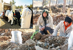 Deprem bölgesinde en acı görev! 600 kişi bunu yapıyor