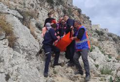ABD'li turist, Adana'da tarihi Yılankale'de düşüp yaralandı