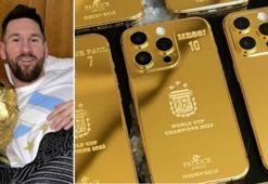 Messi'den 35 iPhone'luk jest! Tüm takım arkadaşlarına hediye etti
