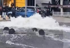 Kartal'da rögardan taşan sular caddeyi göle çevirdi