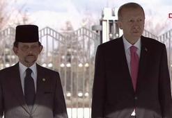 Brunei Sultanı Ankara'da! Erdoğan resmi törenle karşıladı