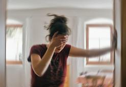 Ayağa kalkınca başım dönüyor ne yapmalıyım? Hızlı kalkınca baş dönmesi normal mi?