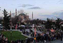 Sultanahmet Meydanı'nda 201 yıllık gelenek bozulmadı