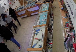 Filmleri aratmayan olay: Yanlış kişiyi kaçırdılar, getirip geri bıraktılar