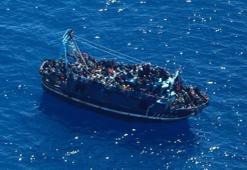 Akdeniz’de 400 düzensiz göçmen kurtarılmayı bekliyor
