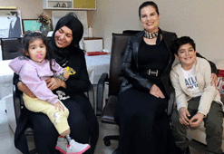 Depremde uzuvlarını kaybeden kardeşlere Çocuk İyilik Merkezi'nde protez takıldı