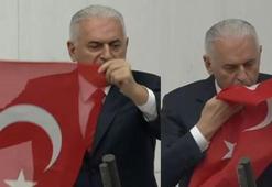 23 Nisan özel oturumuna damga vuran an! Binali Yıldırım'ın konuşması ayakta alkışlandı