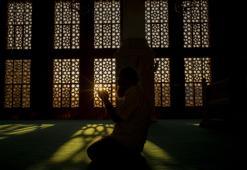 Eş-Şehi̇d ne demek? Allah'ın isimlerinden Eş Şehi̇d esmasının faziletleri nelerdir?