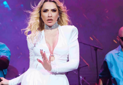 Azerbaycan'da Hadise rüzgarı!