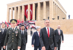 Bakan Kasapoğlu ve 81 ilden gençler Anıtkabir'de