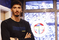 Fenerbahçe'de Altay imza atsa da hedefini sürdürüyor