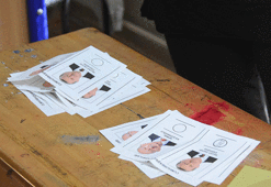 Siyasilerin sandıklarından ilk sonuçlar geldi