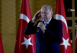 Cumhurbaşkanı Erdoğan'dan balkon konuşması! '85 milyonun tamamı kazanmıştır'