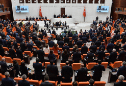 39 vekil CHP'den ayrıldı! Yemin töreninde dikkat çeken görüntü