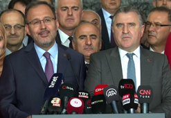 Gençlik ve Spor Bakanlığı'nda yeni dönem! Mehmet Muharrem Kasapoğlu görevi Osman Aşkın Bak'a devretti