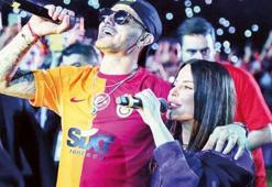 Heskes Simge'yi konuşurken, o isim de Icardi hayranı çıktı