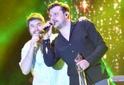 Tekirdağ'da ünlüler geçidi: 400 bin kişilik konsere yıldız yağdı