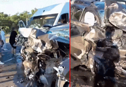 Katliam gibi kaza! Otomobil, yolcu minibüsüyle çarpıştı