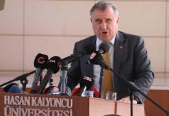 Bakan Bak, Hasan Kalyoncu Üniversitesi’nin mezuniyet törenine katıldı