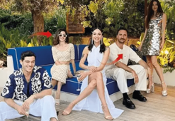 Eski sevgililer yan yana poz verdi!