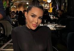 Selin Ciğerci kırmızı bikinisiyle havuzda dans etti