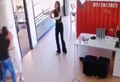 Beykoz'da korku dolu anlar! Bıçaklı saldırgan iş merkezinde kadını rehin aldı