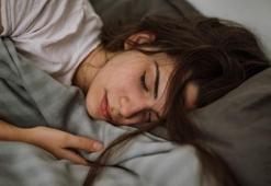 Hafta sonu uykusunu sevenler yandı! İngiliz uzmanlar korkunç gerçeği açıkladı