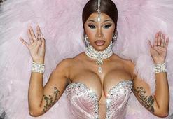Üçüncü kez anne olmaya hazırlanan Cardi B’den şok karar
