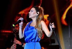Linet gözyaşlarına boğuldu: Beni dünyanın en güzel bakışlarıyla izlerdi