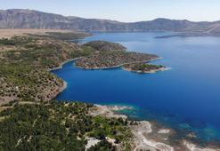 Nemrut Krater Gölü seyrine doyumsuz manzarasıyla ziyaretçi akınına uğruyor