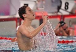 Milli yüzücü Kuzey Tunçelli rekorlarla altın madalyanın sahibi oldu