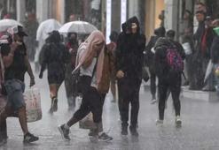 Meteoroloji saat verip uyardı! 11 ilde kuvvetli sağanak alarmı