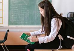 Okul çantası çocuğunuzun omurga sağlığını etkilemesin