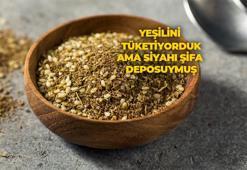 Hep yeşilini tüketiyoruz ama asıl siyahı şifa bombasıymış! 1 kaşığı bile vücutta iltihap bırakmıyor