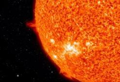Önümüzdeki 14 gün çok ilginç olabilir... Güneş'te Dünya'dan 15 kat büyük lekeler çıktı!