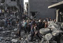 İsrail, Gazze'de okul vurdu! En az 50 Filistinli hayatını kaybetti