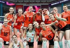 Eczacıbaşı şampiyon oldu! Dünyanın izlediği finalde Vakıfbank ikinciliği aldı