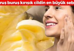 Ayıla bayıla yiyoruz ama 10 kat hızlı yaşlandırıyor! Buruş buruş kırışık cildin en büyük sebebi