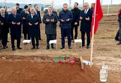 Bakan Yerlikaya'dan, şehit ailesine taziye ziyareti