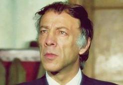 Münir Özkul'un gözlerden uzak büyüttüğü oğlu gündeme geldi