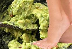 Kuru, çatlamış, bakımsız ayakları pamuk gibi yapıyor! Bu 2 malzeme 20 dakikada hücreleri onarıp, cildi yeniliyor