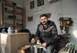 Öğretmenliği bıraktı, aile geleneği olan bıçak yapımını sürdürmeyi tercih etti