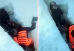 Meteoroloji'nin uyardığı Ardahan'da 4 evin üzerine çığ düştü