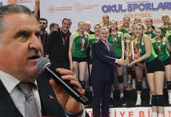 Bakan Bak, final maçında! ‘Voleybol ülkesi olan bir Türkiye var’