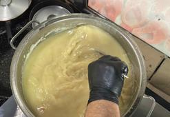 Kış aylarında içiniz ısınacak! Şifa deposu balık çorbasının püf noktalarını ustası anlattı