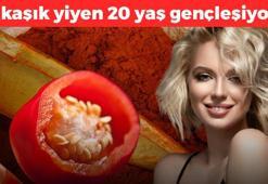 Meğer doğadaki en güçlü kolajen kaynağıymış: Günde 1 kaşık yiyen anında 20 yaş gençleşiyor! A ve C vitamini zengini