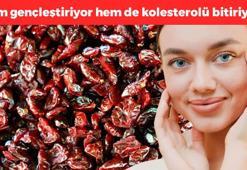 Leke, iz, kırışıklık ne varsa silip atıyor! Cilde E ve C vitamini yüklüyor! Omega-3 ve Omega-6 zengini, kolesterolü de düşürüyor