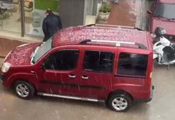 İzmir Torbalı'da ceviz büyüklüğünde dolu yağdı